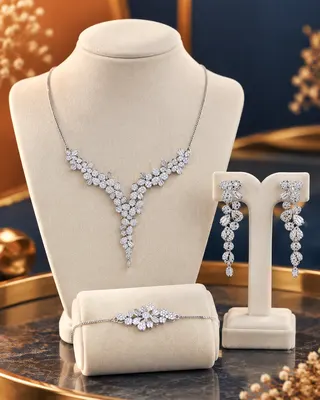 گالری طلا و جواهر دیدار - ویترین مخملی لوکس